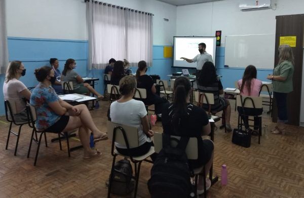 Parceria viabiliza Educação Financeira para a comunidade escolar