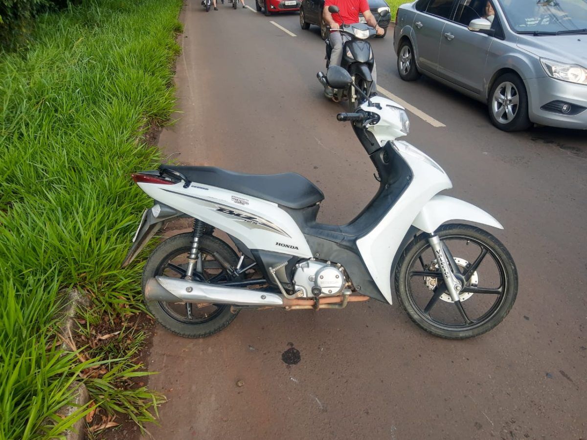 Colisão entre carro e moto é registrada no bairro Montanha