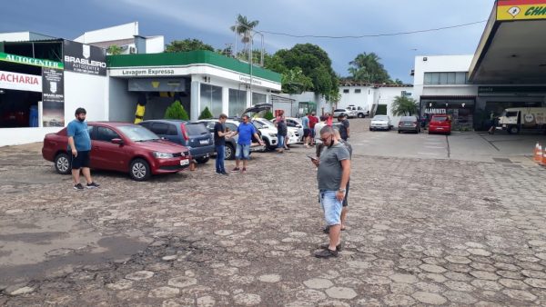 Motoristas de aplicativo paralisam atividades em Lajeado