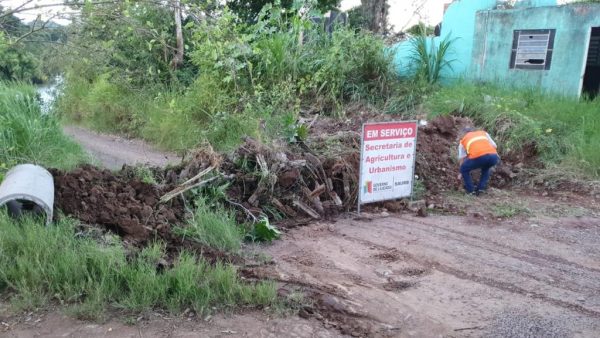 Fiscalização interdita acesso até beira do rio, em Lajeado