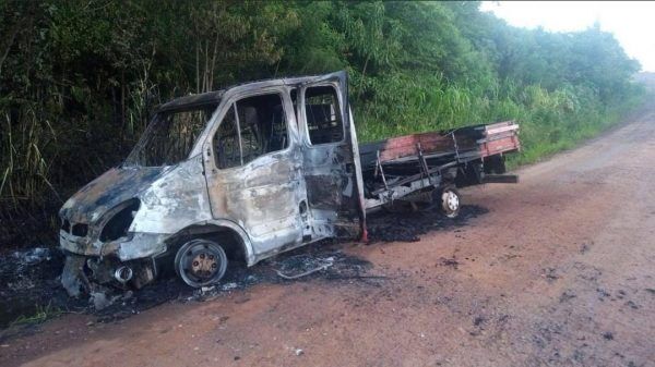 Criminosos rendem vigilantes e roubam bens de indústria em Cruzeiro