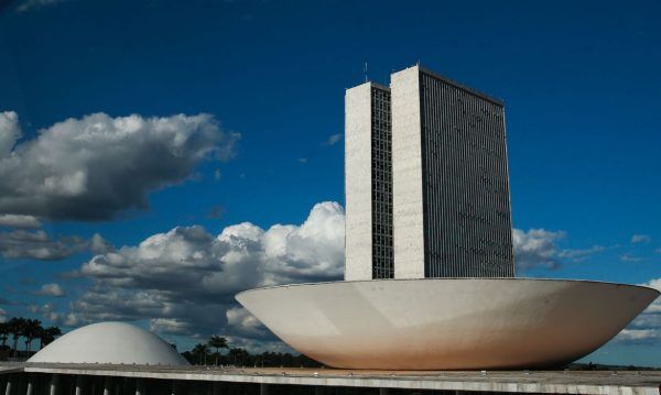 Câmara e Senado escolhem nesta segunda-feira novos dirigentes