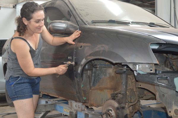 “Não precisa ter força para desmontar um carro, tem que ter jeito”