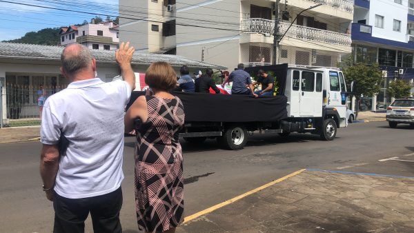 Comunidade se despede de Adroaldo Conzatti