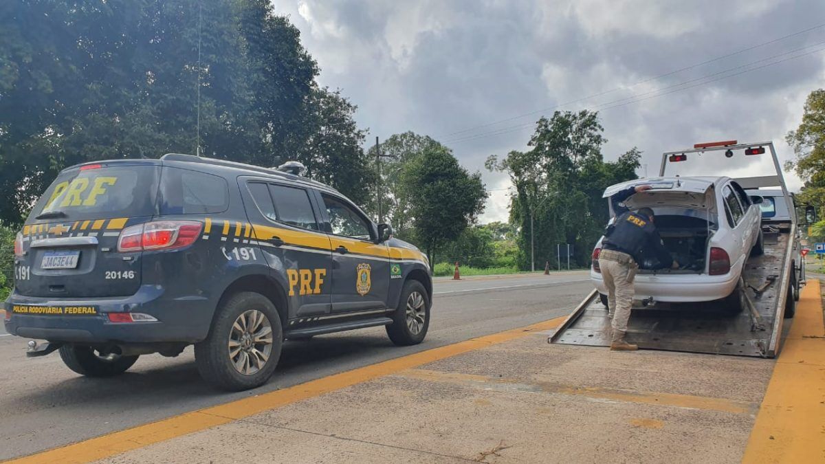 PRF prende criminoso com mandado de prisão por homicídio