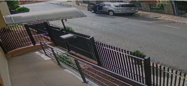 Vídeo: Câmera flagra assalto no bairro Hidraúlica