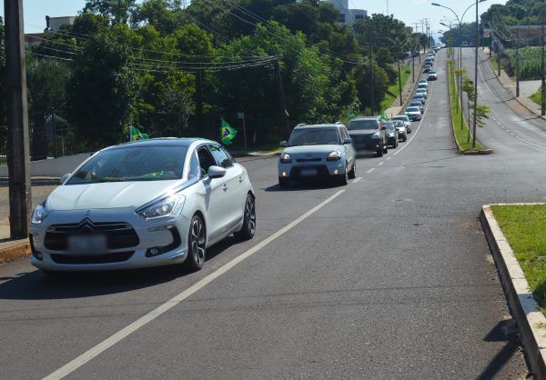 Manifestantes realizam carreata contra lockdown e em defesa de Bolsonaro