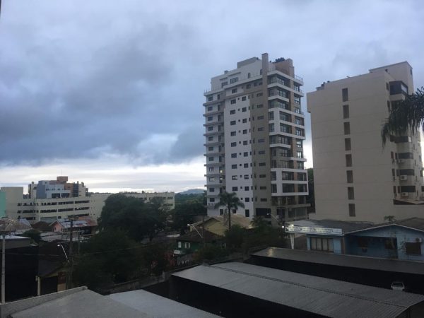 Quarta-feira de sol e pancadas de chuva no Vale