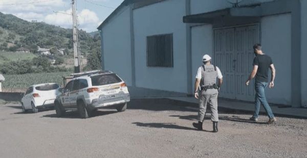 BM e equipes de fiscalização orientam estabelecimentos em Travesseiro