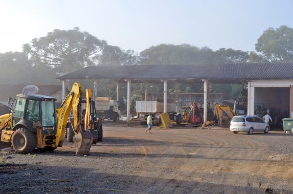 Surto de covid afasta 12 funcionários das secretarias de Agricultura e Obras