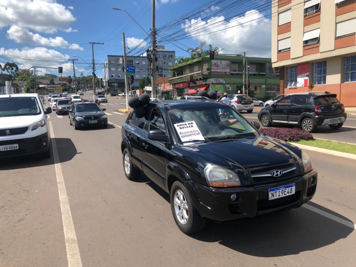 Vídeo: empresários fazem protesto em Lajeado