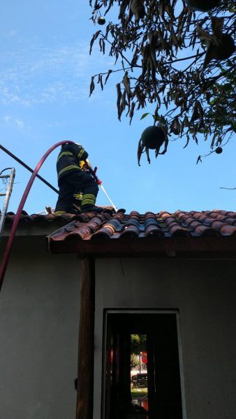 Casa é parcialmente incendiada no Bairro Universitário, em Lajeado