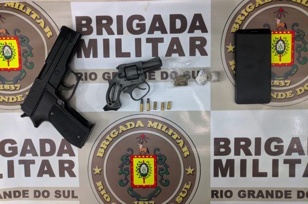 Jovem é preso por porte ilegal de arma de fogo e posse de entorpecentes