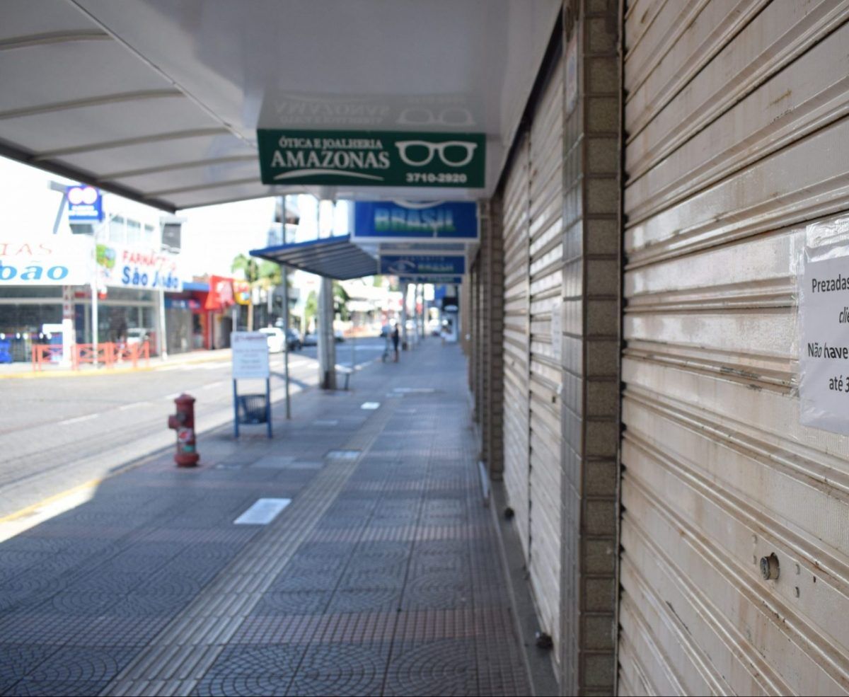 Comerciantes organizam volta ao trabalho em protesto contra liminar judicial