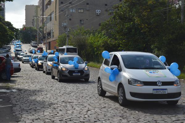 Carreata para conscientizar e informar