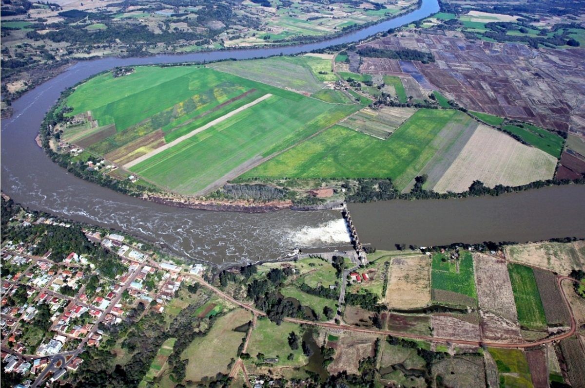 Dragagem permitirá retomada do fluxo de navegação no Rio Taquari