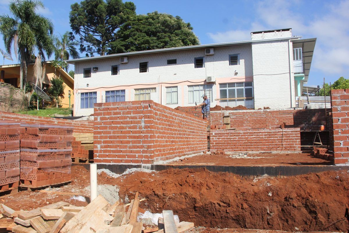 Iniciadas as obras de ampliação da EMEI Pequeno Lar do bairro Olarias