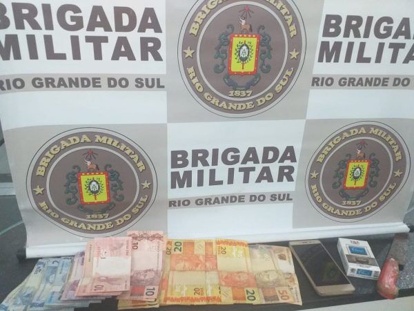 Homem é preso após roubar farmácia em Estrela