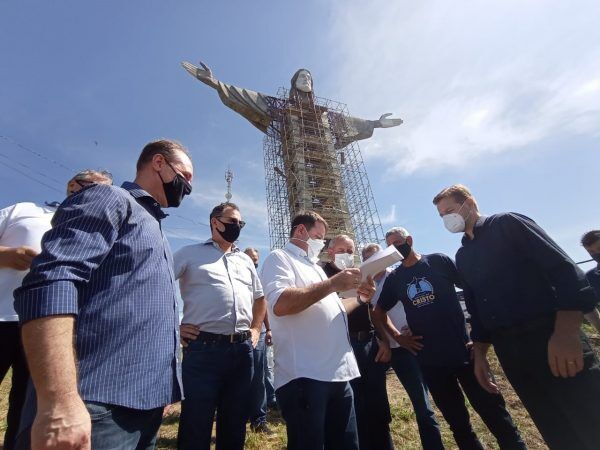 Prefeito pede auxílio para obras de acesso ao Cristo