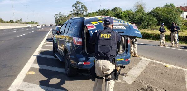 PRF prende dois homens após fuga e perseguição em Paverama