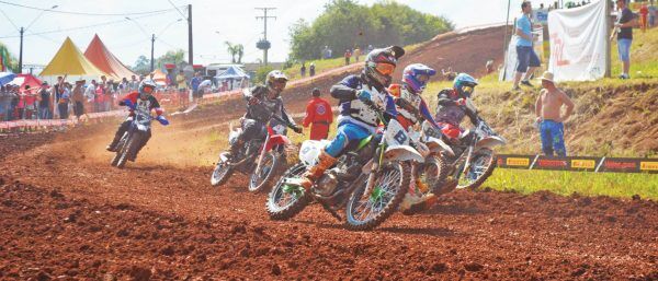 Travesseiro sedia final da Summer Cup