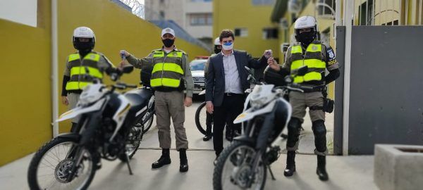 Brigada Militar de Lajeado recebe duas motocicletas nesta segunda-feira
