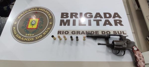 Homem é detido por porte de arma de fogo na BR-386