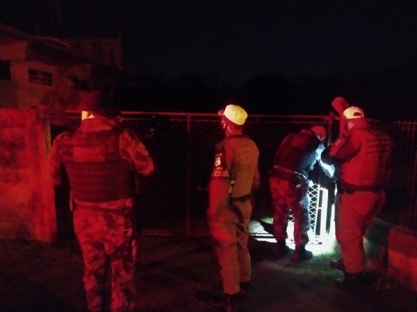Festa clandestina com 180 pessoas é encerrada em Cruzeiro do Sul