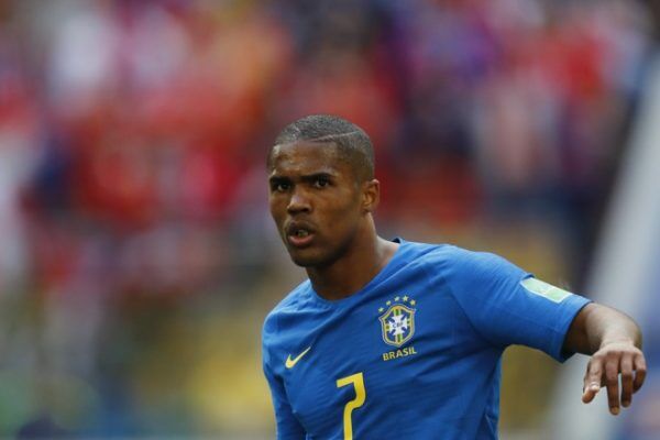 Grêmio anuncia Douglas Costa