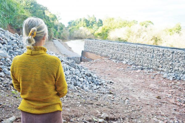 Município não recebe verba federal e obras de muro atrasam