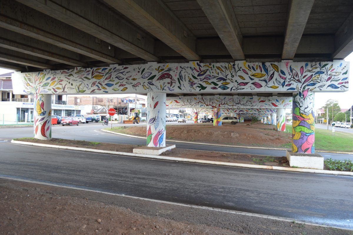 CCR questiona município sobre pintura em viaduto