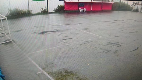 Chuva adia o futebol no Vale