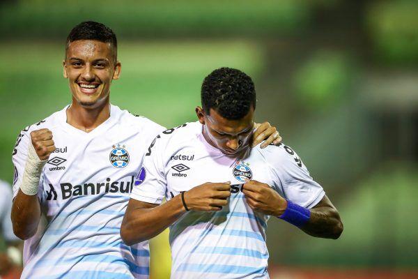 Grêmio enfrenta LDU