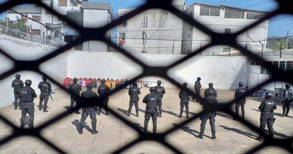 Quatro presos são transferidos do presídio de Encantado
