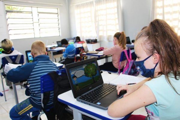 Uso de chromebooks potencializa aprendizado em Santa Clara do Sul