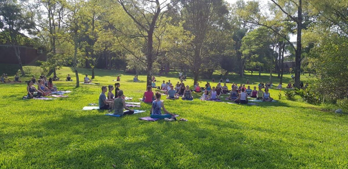 Projeto Yoga no Jardim será retomado neste sábado no Jardim Botânico