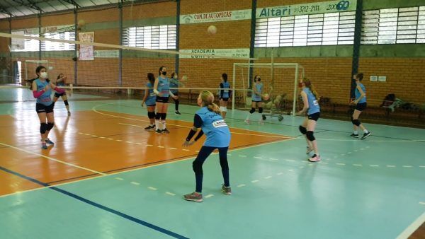 Estrela sedia Copa RS Adulto Feminino de Vôlei no domingo