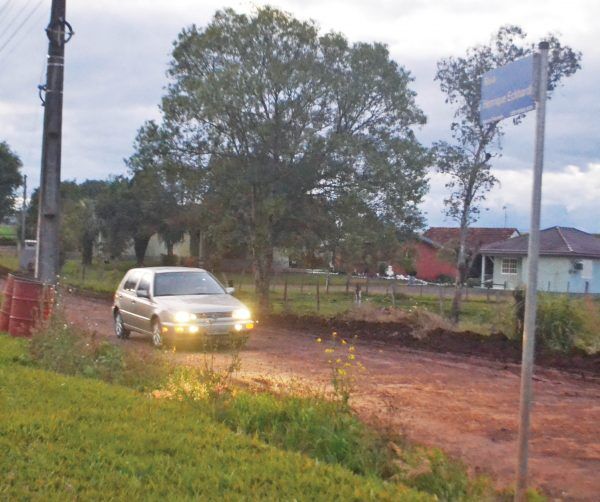 Municípios estudam asfaltar Rua do Parque