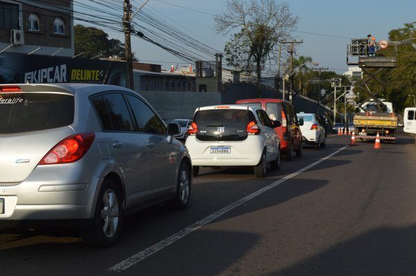 Caminhão danifica semáforo e município abre licitação