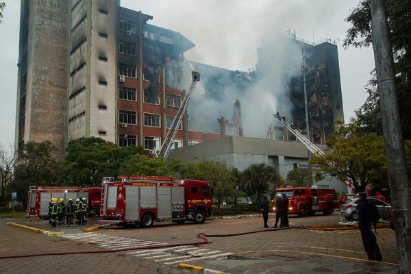 Detran avalia danos do incêndio e orienta sobre serviços afetados