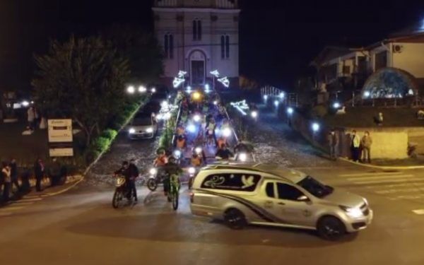 Pilotos prestam homenagem a Nico Tittello