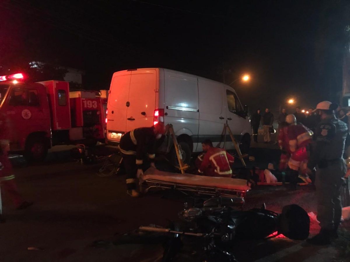 Bombeiros socorrem motociclista em estado grave