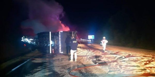 Veículo é encontrado carbonizado após acidente na BR-386