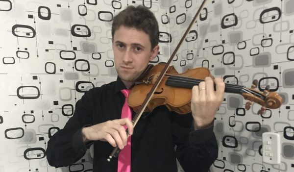 “Para tocar violino, é preciso muito estudo diário”