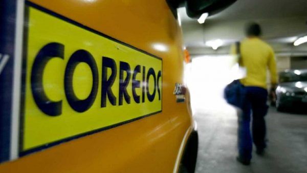 7 notícias: Câmara aprova projeto de lei que abre caminho para venda dos Correios