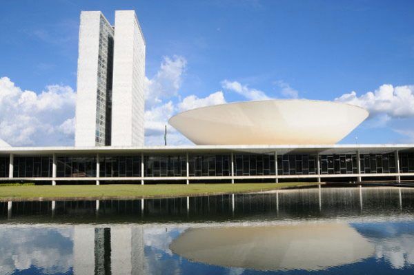 7 notícias: Presidente da Câmara dos Deputados sugere que Brasil adote o parlamentarismo ou semipresidencialismo