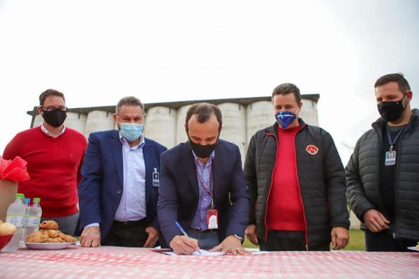 Languiru firma acordo para usar silos do Porto de Estrela