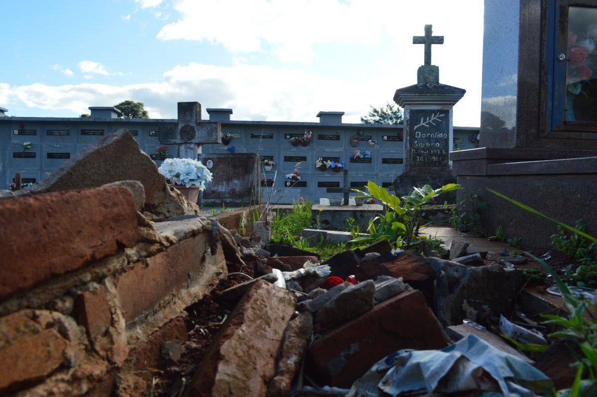 Município prepara exumação e busca famílias de 39 mortos