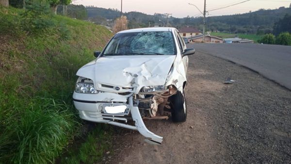 Jovem morre após colisão entre carro e moto em Paverama