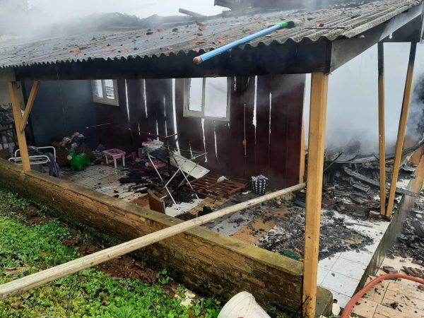 Bebê de um ano morre após incêndio em Estrela